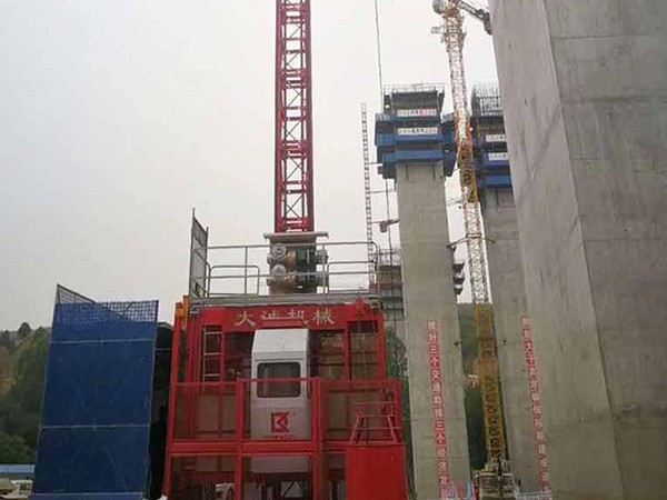 中鐵十九局集團使用大誠機械施工電梯、物料提升機案例